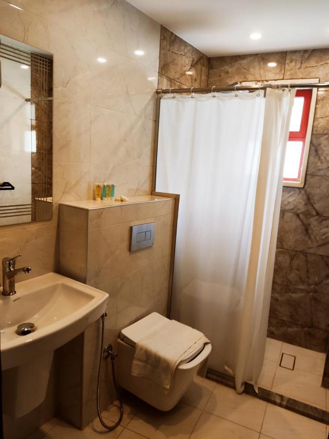 Golden Plaza Hotel Ammán Kültér fotó